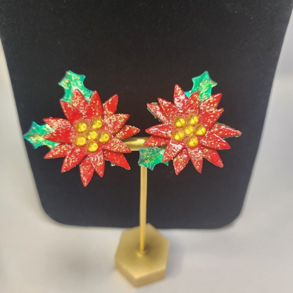 Vintage Ponsetta with Gold Glitter Christmas Clip Earrings